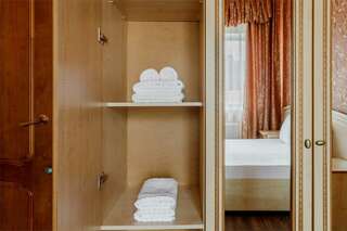 Гостиница Шарм Анапа Семейный двухкомнатный номер-9